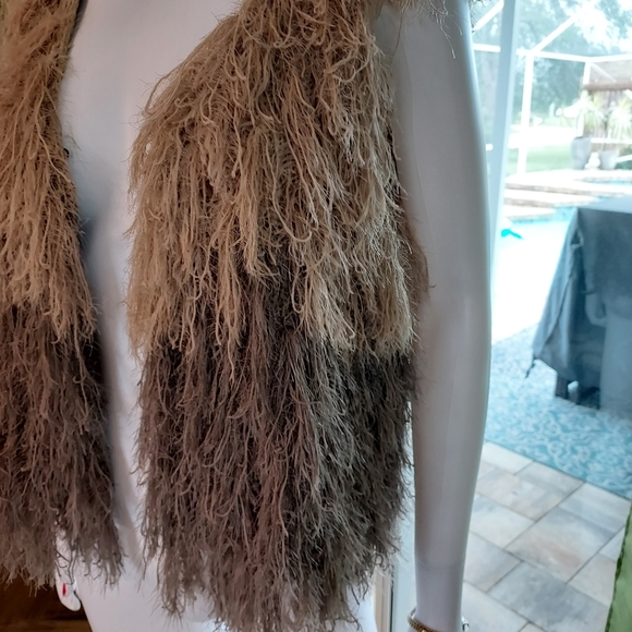 Mora Surf Boutique Cashmere String Vest. - Picture 4 of 13